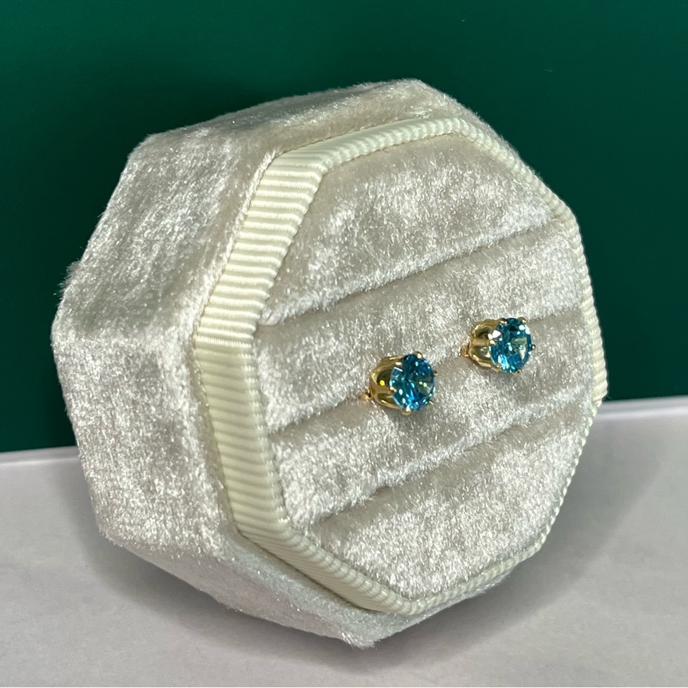 14k Gold Blue Cubic Zirconia Stud Earrings 5.25mm - Picture 2 of 7